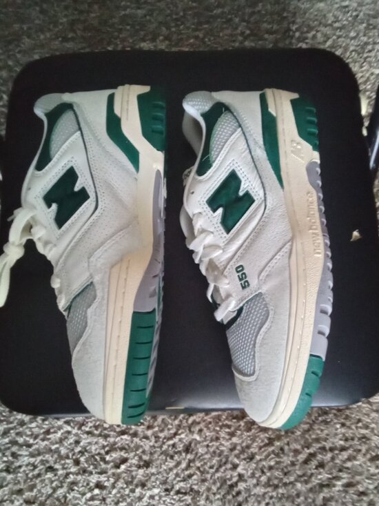The New Balance 550 White 2024 in size 8.5 is a stylish and versatile athletic main image 4